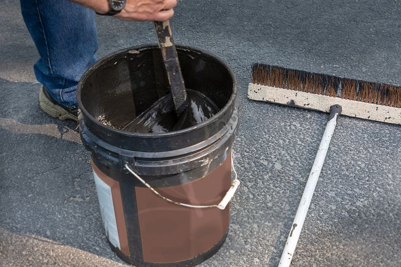 Asphalt Sealcoating in Tampa, FL